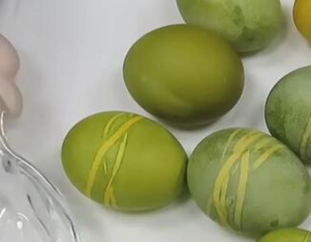 Farbanje jaja spanaćem