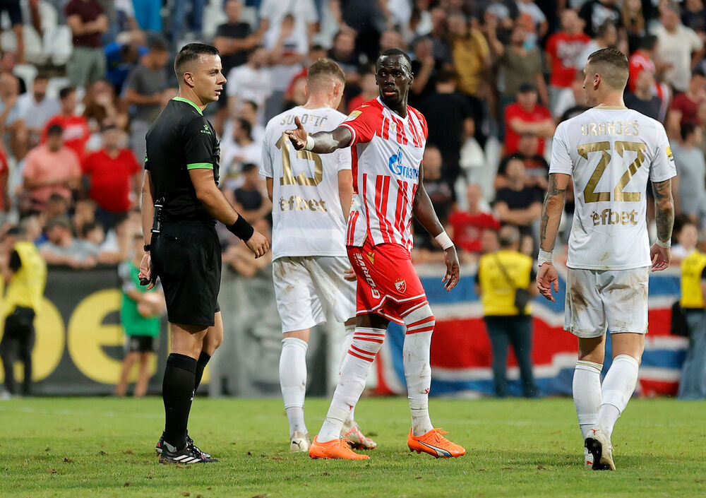 Miloš Milanović na utakmici Čukaričkog i Crvene zvezde