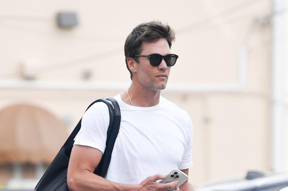 IMAO ČAST DA BUDE U BLIZINI ĐOKOVIĆA NAKON ŠTO JE ŽENU OPTUŽIO ZA NEVERSTVO: Isplivao PRLJAV VEŠ, da li je moguće?