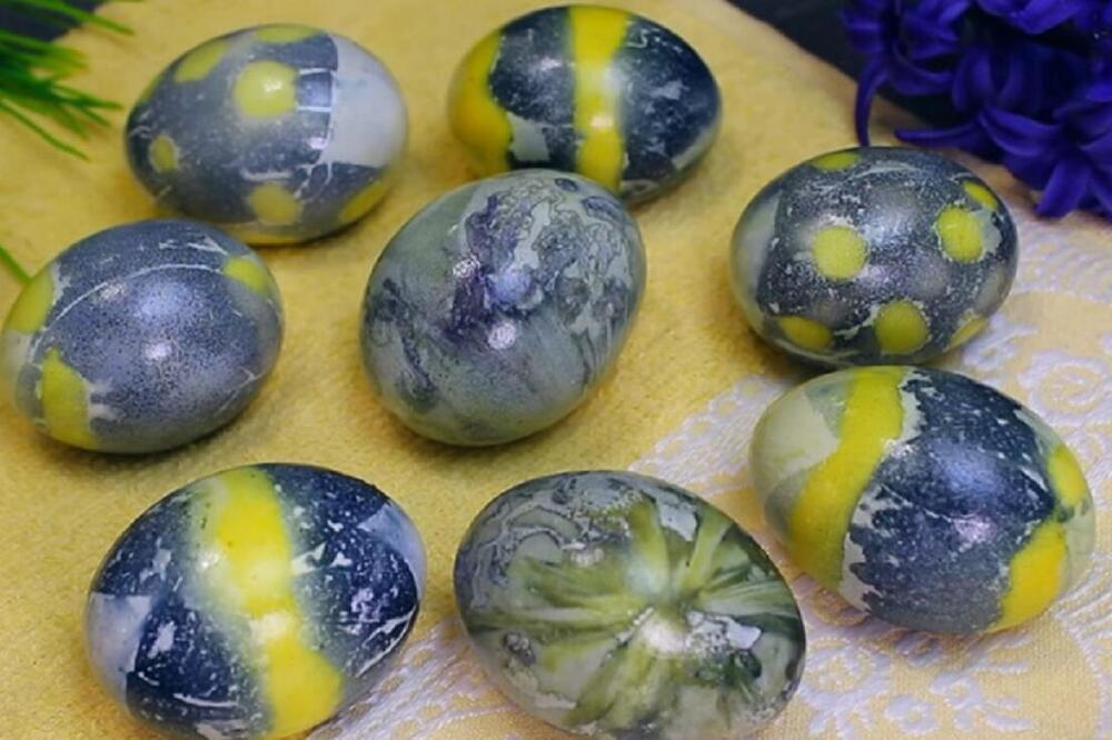 RUSKA TEHNIKA FARBANJA JAJA - DA POLUDIŠ KOLIKO JE DOBRA: Potrebna su vam samo DVA PRIRODNA SASTOJKA i biće ovakva