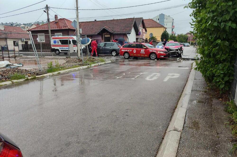 POZNATI DETALJI TEŠKE NESREĆE U ČAČKU: U sudaru učestvovala tri vozila, povređeni prevezeni u bolnicu! (FOTO)