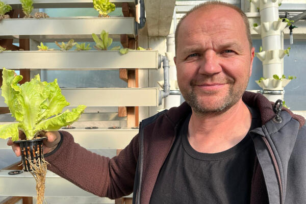 E, OVO SE ZOVE EVROPSKI "SELJAČKI TURIZAM": Janko napravio SPEKTAKL na imanju, kad vidite ŠTA sve ima...(FOTO)