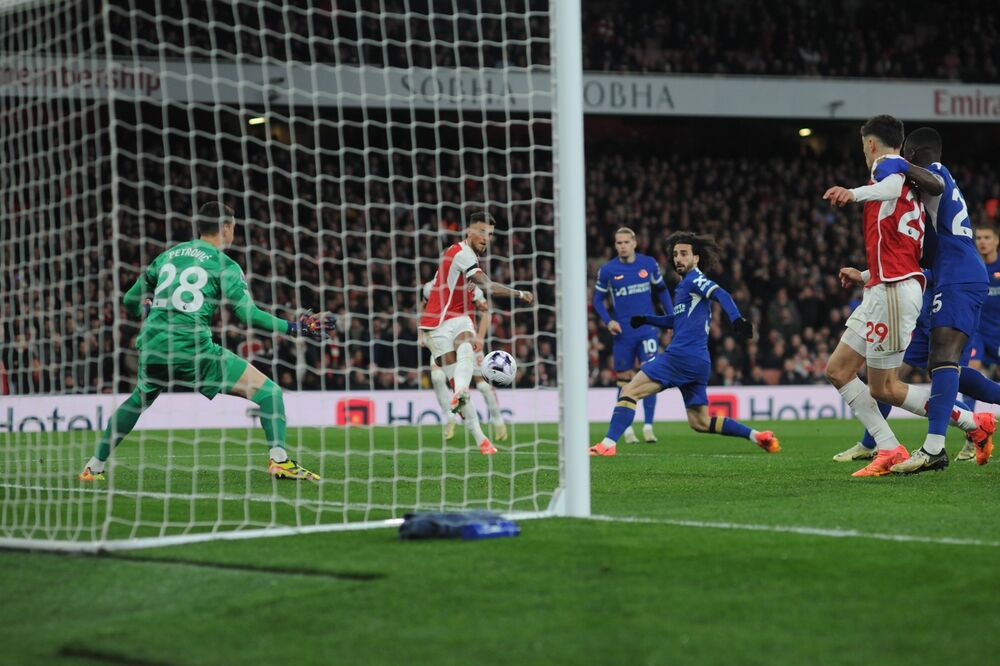 Đorđe Petrović na golu Čelsija