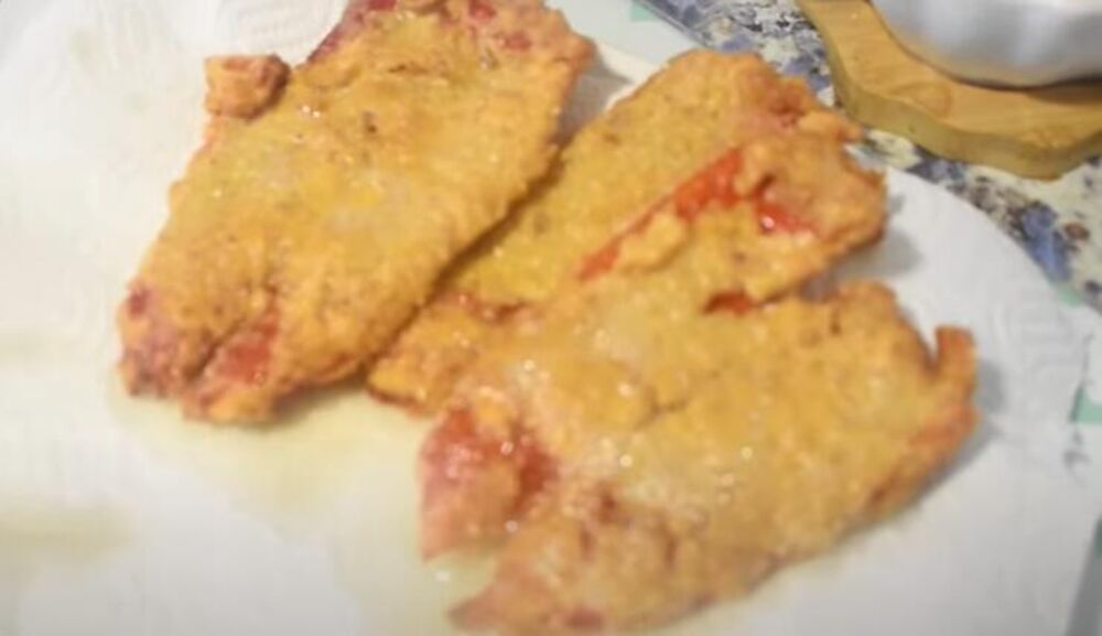 Ispohovane paprike na tanjiru