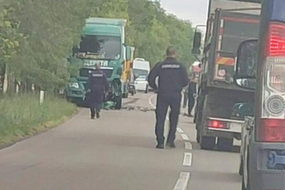 TEŽAK UDES KOD APATINA: Poginula jedna osoba (FOTO)