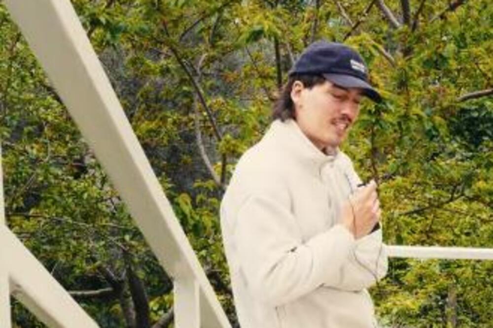 AMERIKANAC POSETIO SRBIJU PA ZALUTAO U OVAJ GRAD: Ljudi ga IZNENAĐENO GLEDALI, pa usledila SCENA ZA PAMĆENJE