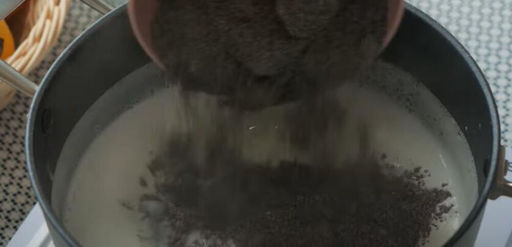 Dodavanje maka u mleko