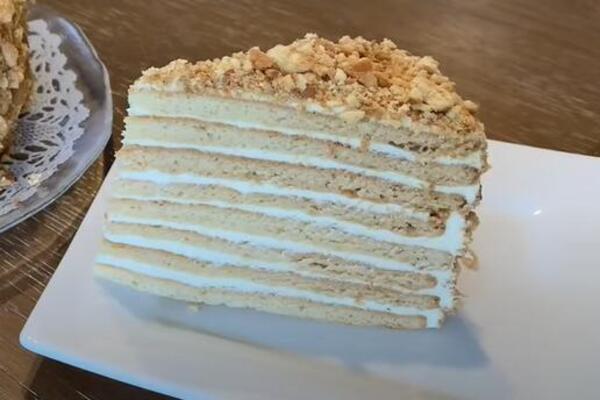 NAJKREMASTIJA POSLASTICA KOJOJ SE SVI RADO VRAĆAJU: Medovik torta - bogat i sočan fil, recept kida koliko je dobar