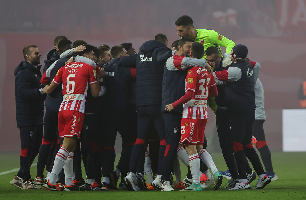 Fudbaleri Crvene zvezde slave gol na večitom derbiju protiv Partizana