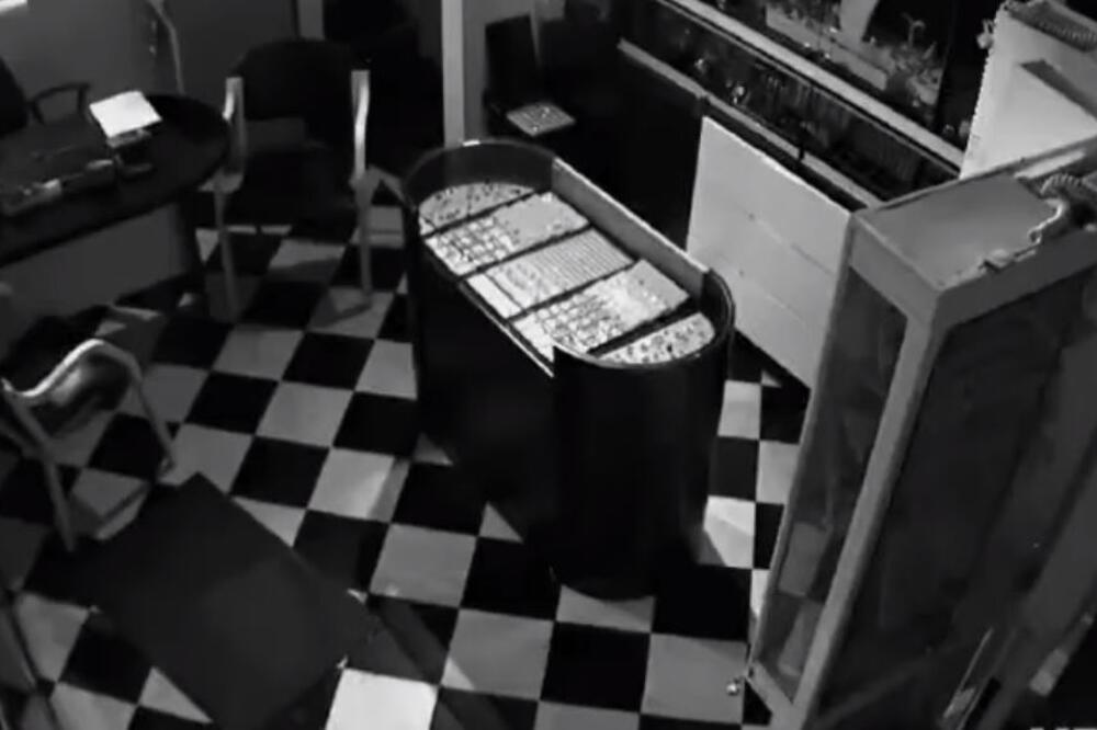 OVO SU SRPSKI PINK PANTERI KOJI SU HARALI ATINOM: Imali više identiteta, u zlatare ulazili kroz rupu