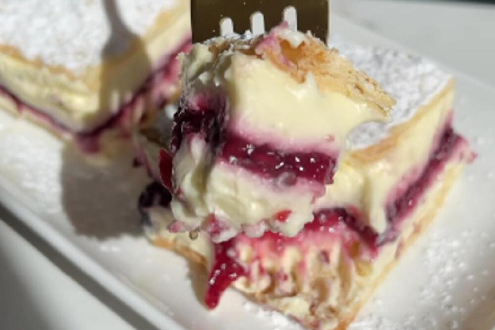 ŠTA SPREMITI OD SLATKIŠA ZA USKRS? Recept za KREMPITU SA ŠUMSKIM VOĆEM koju do sad još niste jeli- nestvarno ukusna