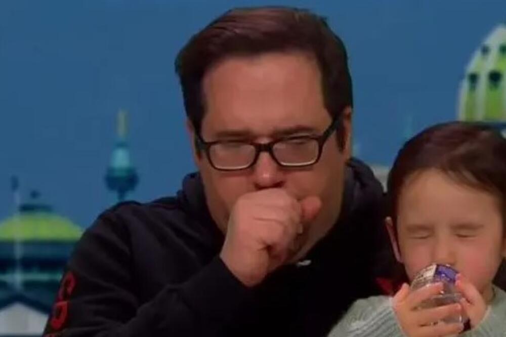 IMAO JE KORONU, A ONDA JE DOŠAO U EMISJU SA ĆERKOM: Kad joj je uradio ovo pred kamerama, ljudi su počeli da urlaju