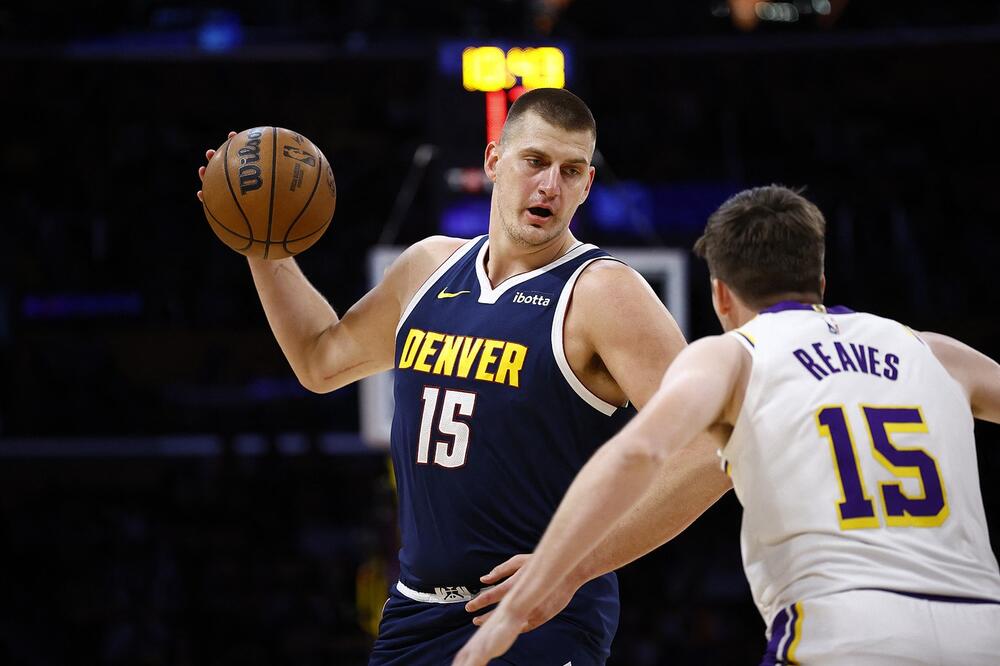 LEJKERSI IZBEGLI "METLU" POSLE 11 PORAZA ZAREDOM OD DENVERA! Tripl-dabl Jokić nije mogao sam (VIDEO/FOTO)