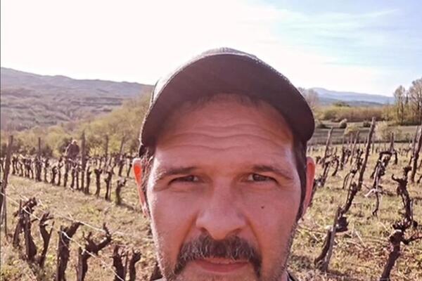 Napustio Beograd i danas živi kao pravi domaćin: Na ovakvom imanju mnogi mogu da mu pozavide, alal mu vera