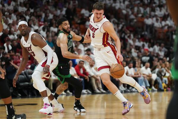 JOVIĆEV NEVEROVATAN KOŠ! Nikola prkosi zakonima gravitacije (VIDEO)