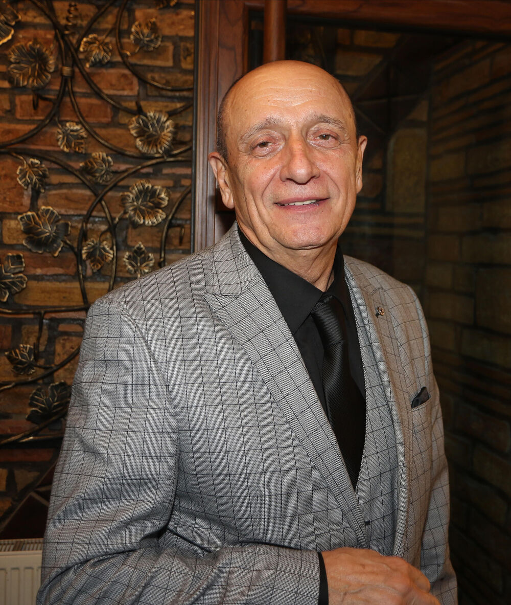 U karijeri je snimio mnogo hitova