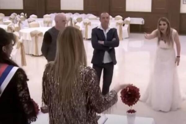 OVAJ SKANDAL SE I DAN DANAS PREPRIČAVA: Mlada POBESNELA pa NASRNULA na VODITELJKU, pale TEŠKE REČI pred KAMERAMA