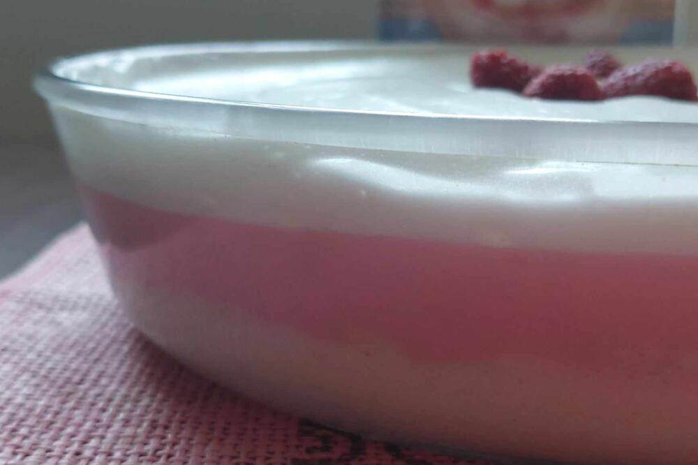 OSVEŽAVAJUĆI BARBI KOLAČ DEKORATIVNOG IZGLEDA OD SAMO 4 SASTOJKA: Pravi je raj i za oči i za nepca (RECEPT)