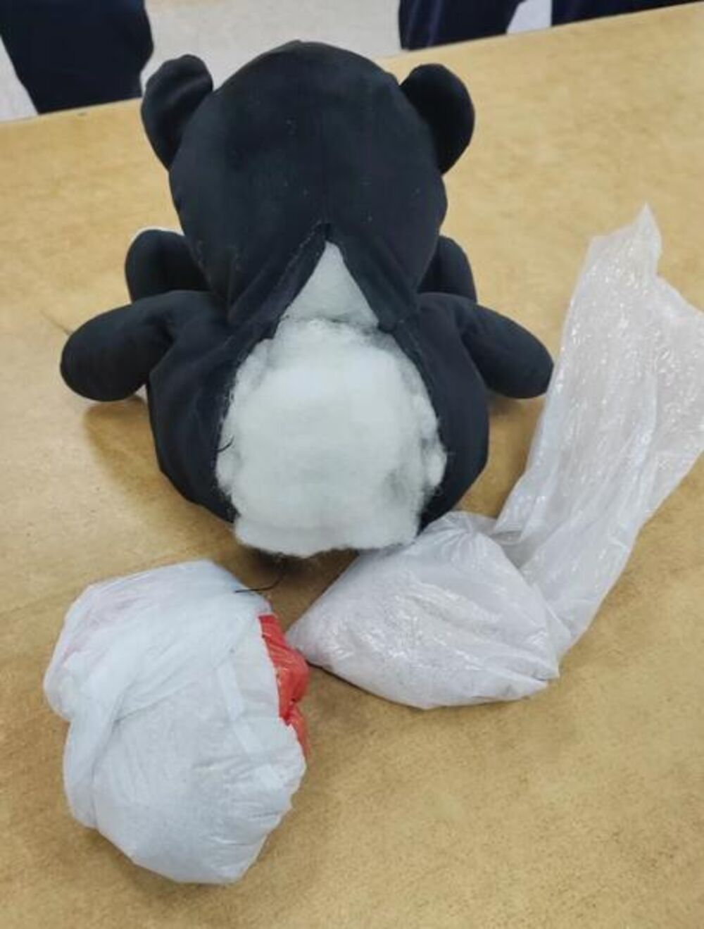 Droga pronađena u plišanom medi