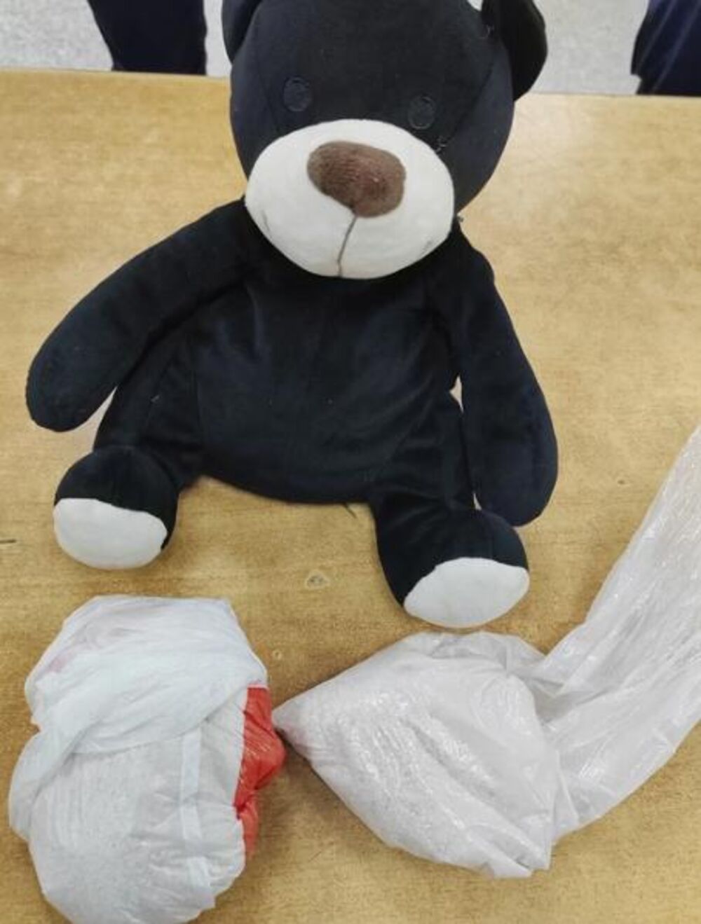 Droga pronađena u plišanom medi