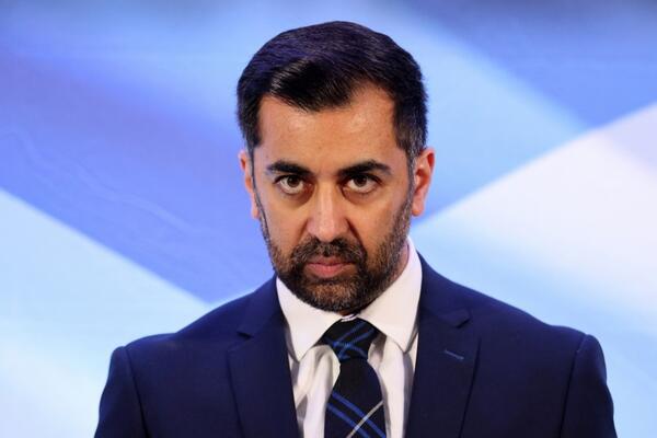 PRVI MINISTAR ŠKOTSKE PODNEO OSTAVKU!