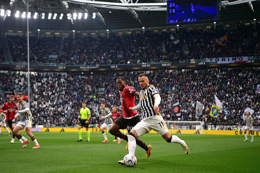 KOSTIĆ SE SELI U PREMIJER LIGU? Proradila šampionska veza iz Ajntrahta (FOTO)