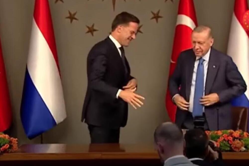 JU, KAKVA ISPALA! HOLANDSKI PREMIJER KRENUO DA SE RUKUJE SA ERDOGANOM, MEĐUTIM...Svet na nogama, svi u ŠOKU (VIDEO)
