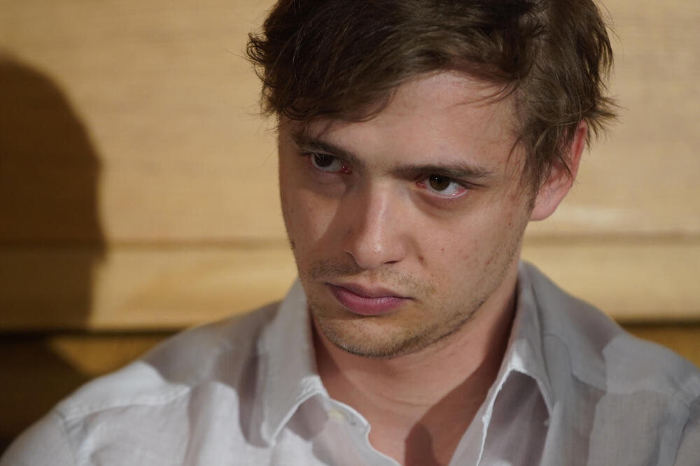 DA LI JE MOGUĆE DA SIN DRAGANA BJELOGRLIĆA IMA OVOLIKO GODINA? Važi za OPASNOG DASU, a jedano o njemu niste znali