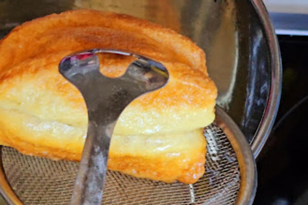 OBAVEZNO PROBAJTE OVO PENASTO PECIVO: Poslatica koja se TOPI U USTIMA