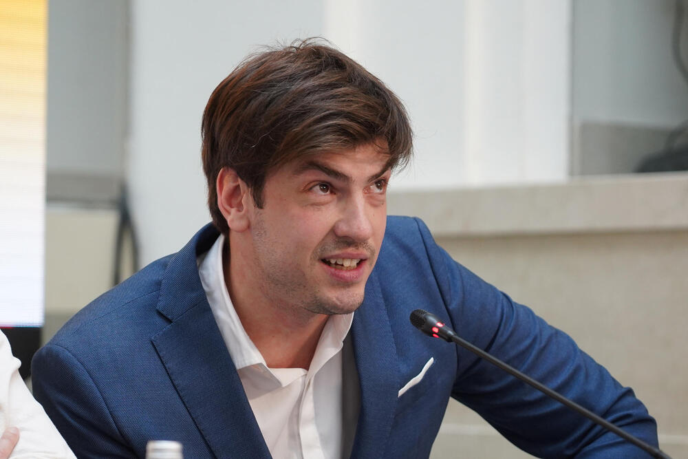 "NIJE ME STID" Poznati srpski glumac PREUZEO BRIGU O SESTRI: "Ona je posebna osoba sa običnim potrebama"