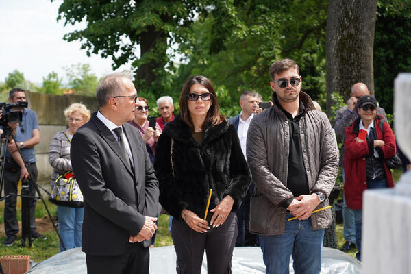 "DANAS ISPUNJAVAMO ZAVET RODITELJSKI" Oglasio se SIN Bate Živojinovića, otkrio kako se OSEĆA nakon svega