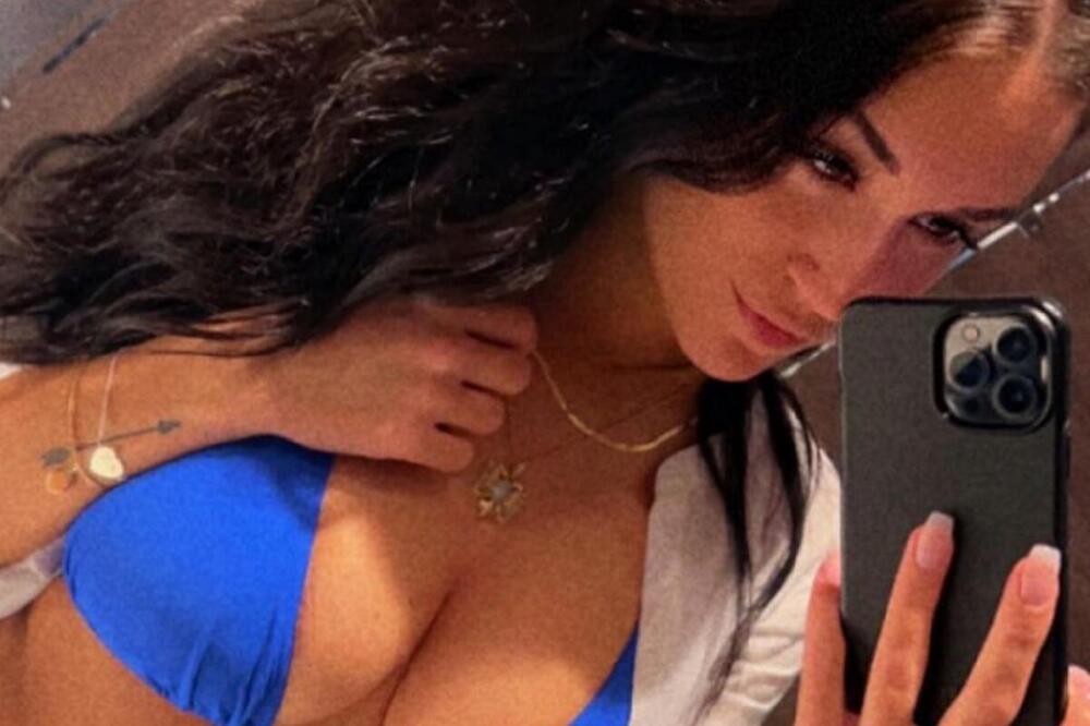 POLICAJKA VERA PLESALA SEFU U KRILU: Sad je DOBILA OTKAZ, a tek da čujete KOJI JE RAZLOG, zgrozićete se (VIDEO)