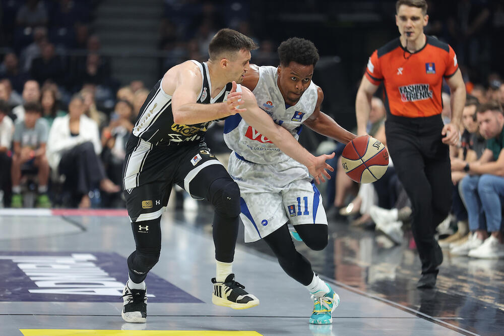 OSTAJE I NAREDNE SEZONE?