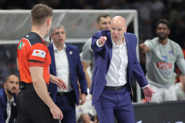 "NISMO SE OVAKO DOGOVORILI": Trener Budućnosti OŠTAR nakon poraza od Partizana