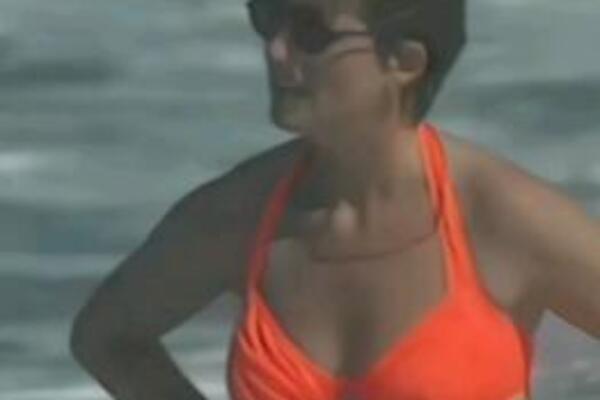 OVO JE NIKAD VIĐENA SLIKA OBNAŽENE PRINCEZE DAJANE U KUPAĆEM KOSTIMU: Zanemećete kad vidite kakvo je TELO IMALA