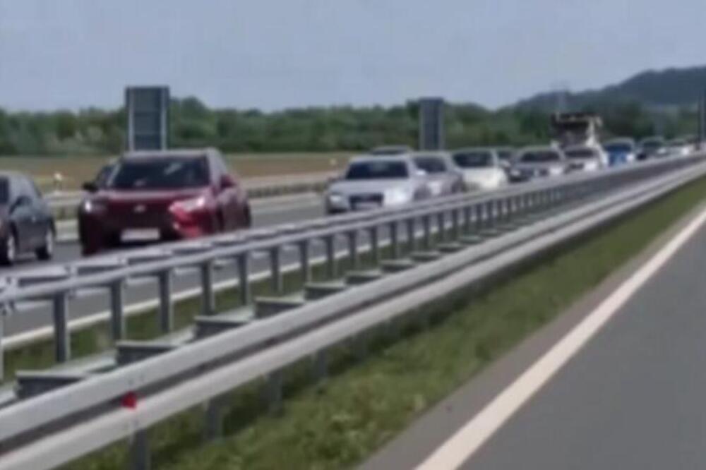 KOLAPS NA AUTOPUTU! Kilometarske kolone za Prvi maj, IZBEGAVAJTE OVU DEONICU - SVE STOJI! (VIDEO)