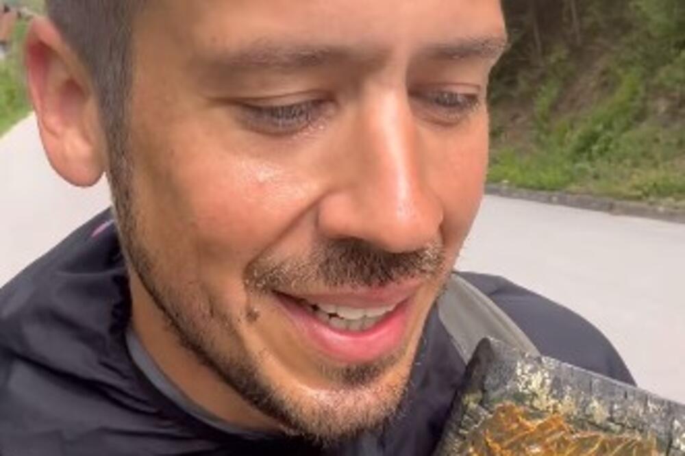 KRENUĆE VAM SUZE KAD VIDITE KOLIKO JE USPEO NOVCA DA SKUPI ZA DEČICU: Rokvić trči sa IKONOM u RUCI, prizor RAZARA