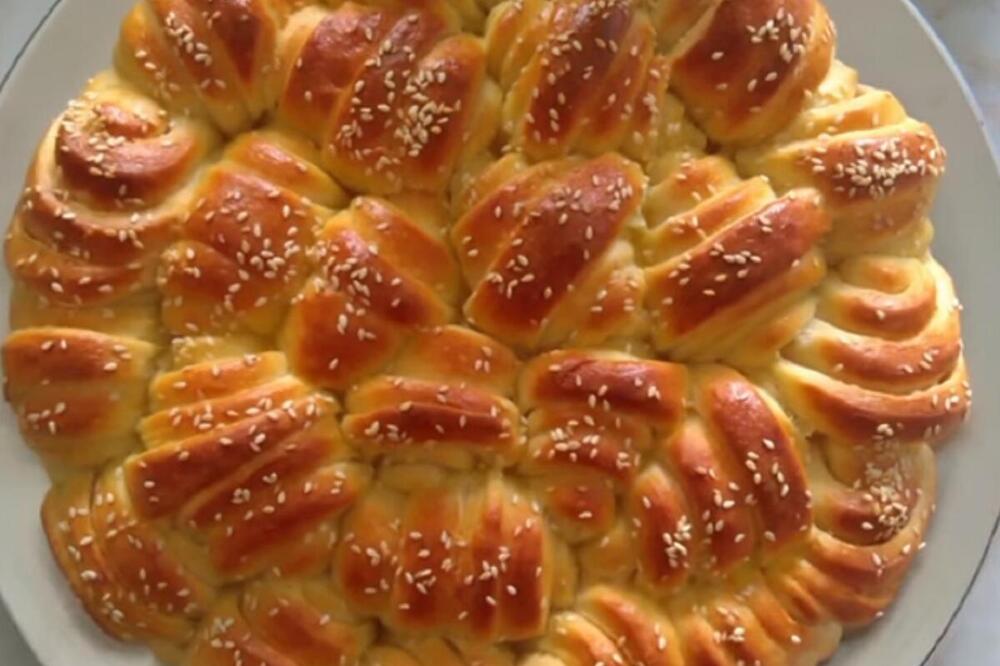 USKRŠNJA PAMUK POGAČA PO RECEPTU NAŠIH BAKA: Mekana kao DUŠA, uspeva i početnicima - ZAPIŠITE KAKO SE SPREMA