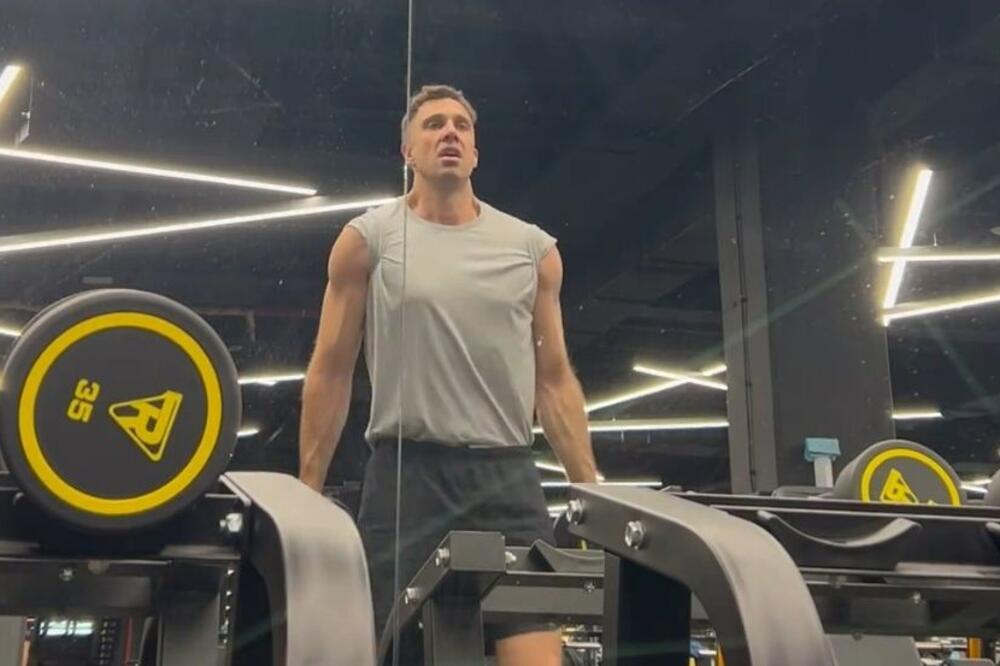 Voditelj RTS zategnut ko praćka, privatan snimak ženama probudio maštu: Sav u mišićima ne da mira, kakav frajer