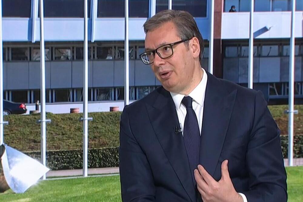 "DRŽALI SMO SE DOSTOJANSTVENO": Predsednik Vučić o rezoluciji o Srebrenici i ostalim važnim temama (UŽIVO)