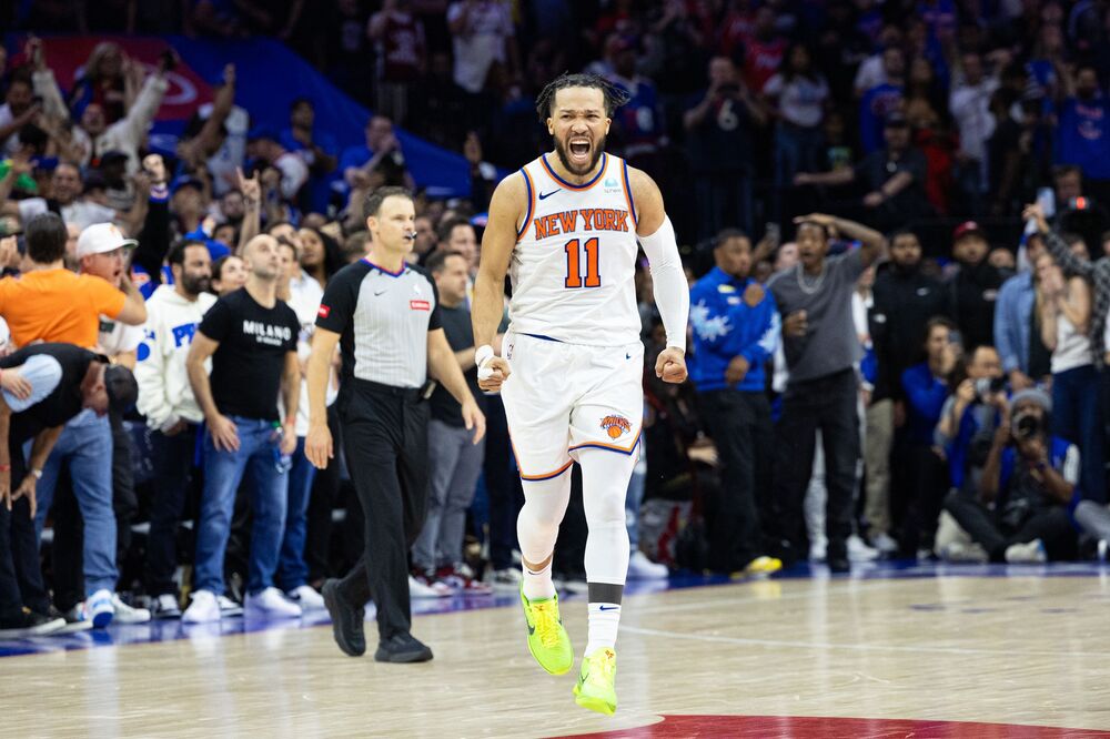 Radost Džejlena Bransona na utakmici Filadelfije i Niksa