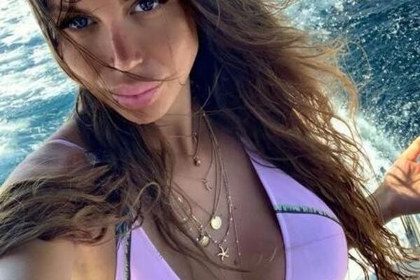 Ostavio je srpski biznismen, a ona ni po koju cenu ne odustaje od luksuznog života! Evo gde je uhvaćena Mara