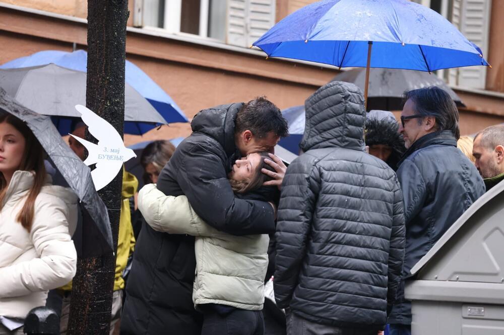 "DECO NAŠA..." POZNATI SRBI NA GODIŠNJICU MASAKRA U RIBNIKARU U SUZAMA:"Nije slučajnost da se ove godine..."