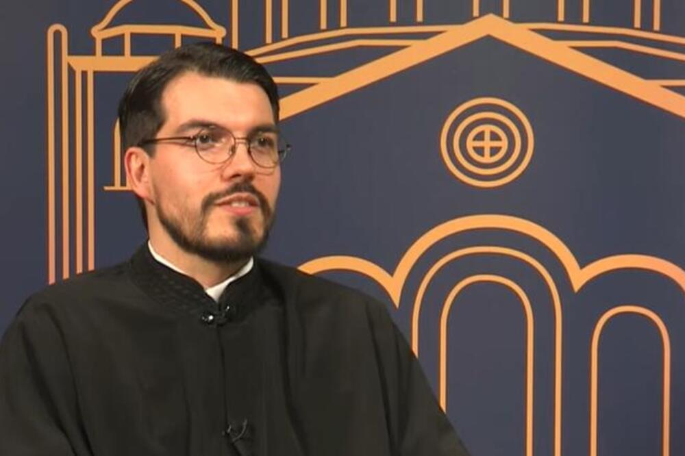 SVEŠTENIK ALEKSANDAR OTKRIO ŠTA MORATE DA URADITE NA USKRS ČIM USTANETE: Pravilo crkve je strogo i svi ga poštuju