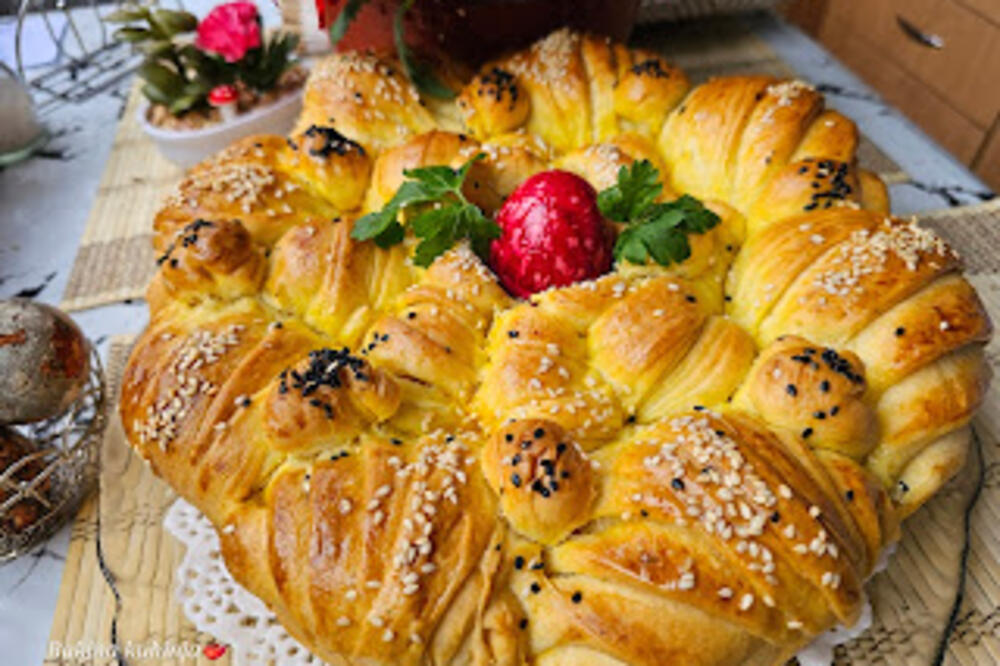 MEKANA I UKUSNA, TOPI SE U USTIMA: Uskršnja lisnata pogača po BAKA JELINOM receptu, morate da je spremite