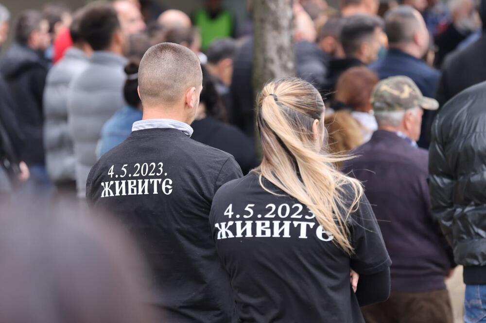 "TO SU BILI DIVNI, NASMEJANI MOMCI": Neutešni roditelji u suzama pričali o deci, prizori kidaju na komade (FOTO)