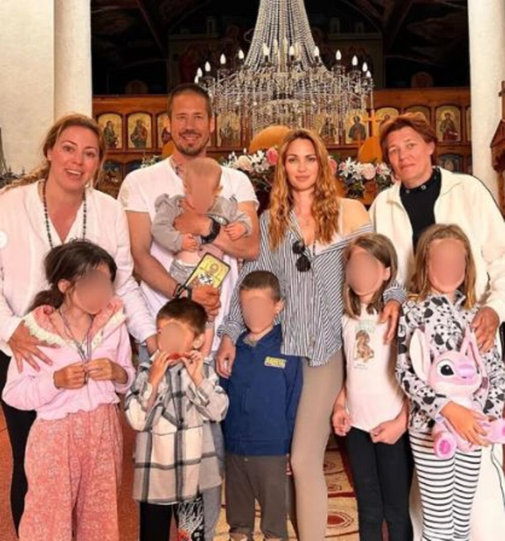 Nikola Rokvić sa porodicom