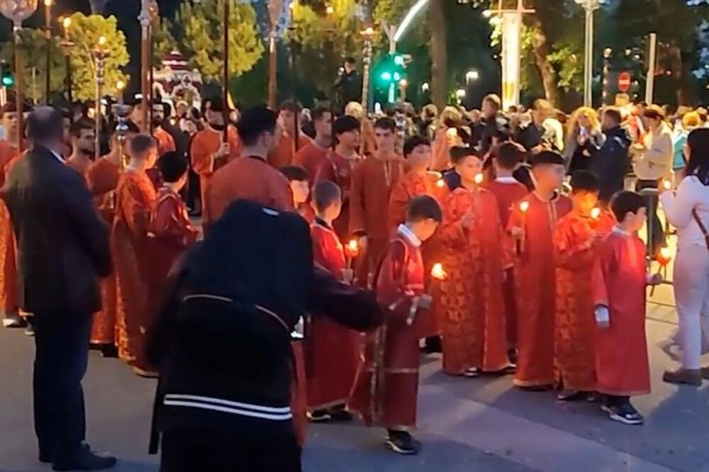 "VERA NAS SVE SPAJA": Prelepi prizor iz Albanije za Vaskrs ODUŠEVIO REGION (FOTO)