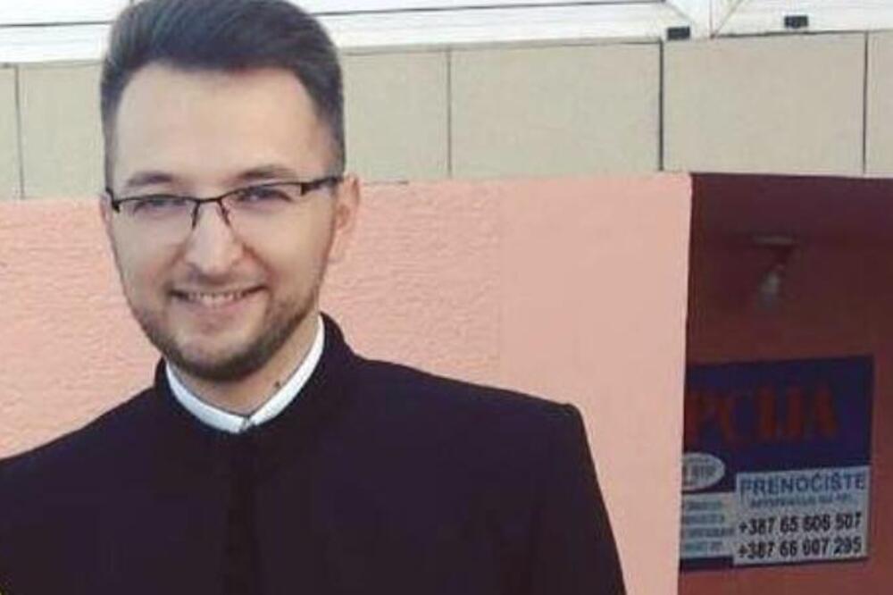 SVEŠTENIK SIMEON OTKRIO ŠTA TAČNO TREBA RADITI NA GROBLJU NA POBUSANI PONEDELJAK: Evo da li se crkva protivi