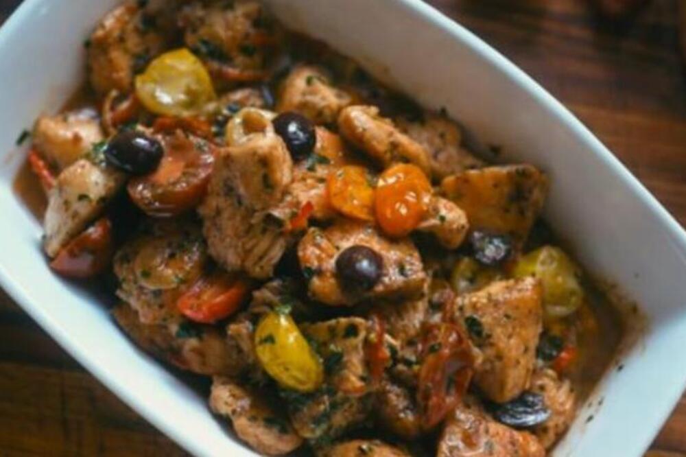 SPREMITE MEDITERANSKU PILETINU ZA KOJU VAM JE POTREBNO 20 MINUTA: Brz ručak za Đurđevdan koji morate da probate